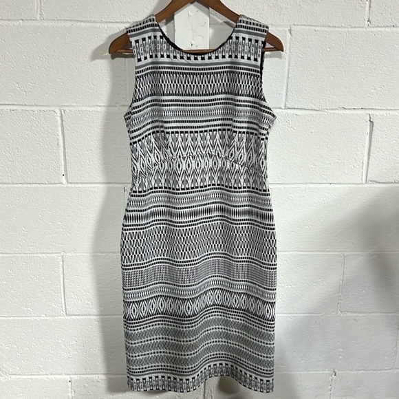 Philosophy Black|White Sleeveless  Textured Pattern Sheath Back Zip Size Medium - Picture 1 of 4